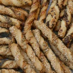 Slani štapići posuti zrnevljem