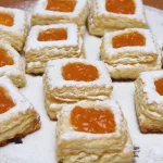 Baklava sa orasima i suvim grožđem